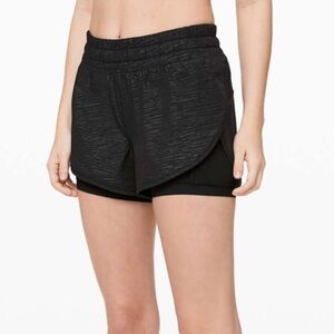 Lululemon x Peloton Bootcamp Ready Short 3.5" in Stride Emboss Black Women’s 6